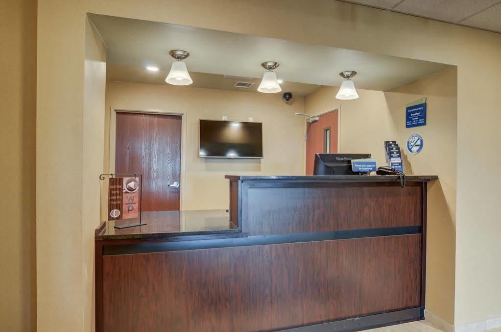 Cobblestone Inn & Suites - Lakin Exterior foto